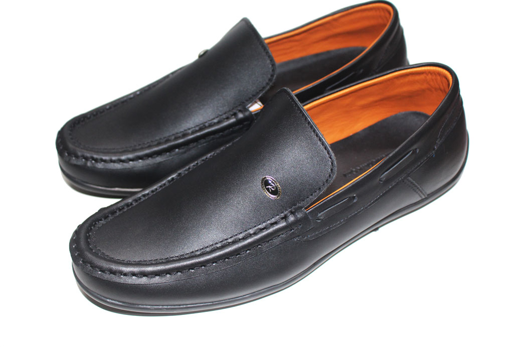 Giày lười nam da bò thật màu đen. Mã số: M186